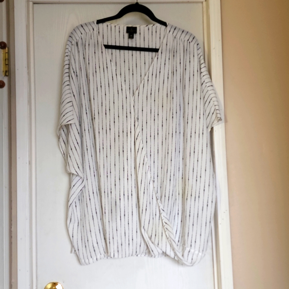 Worthington women plus size faux wrap top plus size 4x white and black